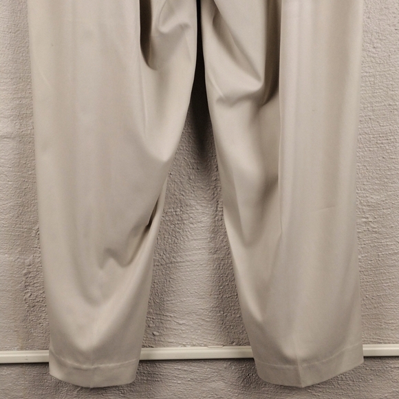 Talbots Woman Vintage Cream High Rise  Zip Up Pleated Front Straight Leg Pant - Picture 10 of 12